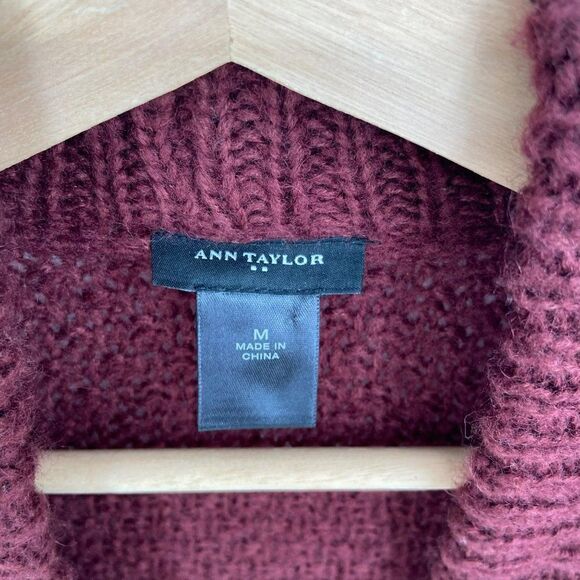 Ann Taylor Wool Blend Short Sleeve Cable Knit Cardigan Burgundy Medium - Picture 2 of 8